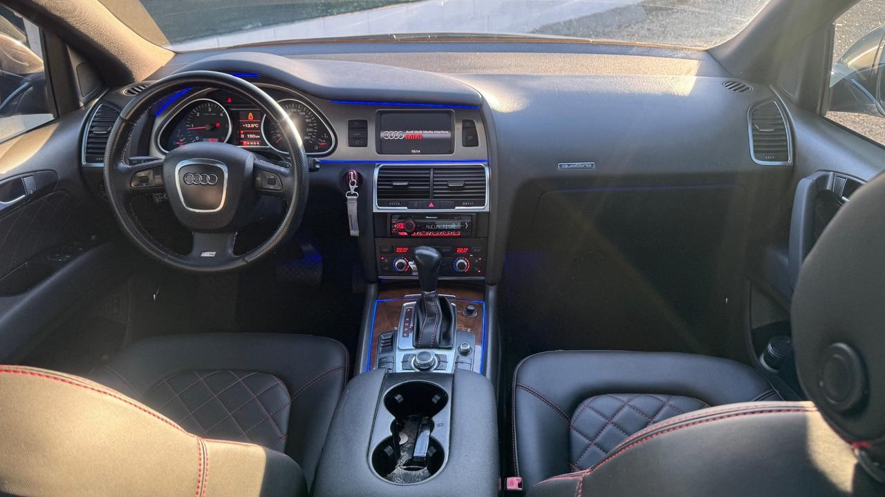Audi Q7 3.0 V6 TDI 233CV quattro tiptronic
