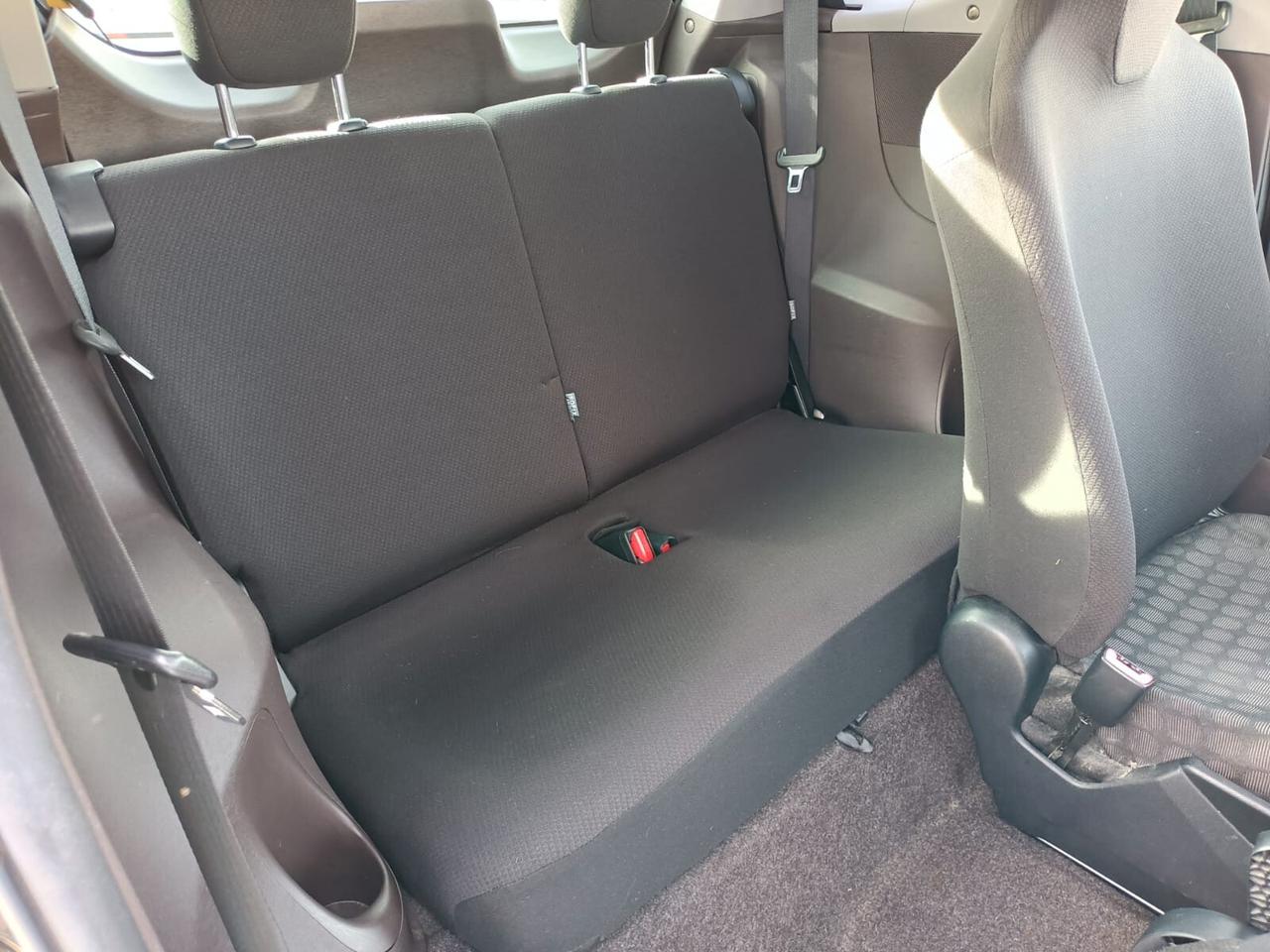 Toyota iQ Turbodiesel 1.4 90 cv 6 marce 4 POSTI