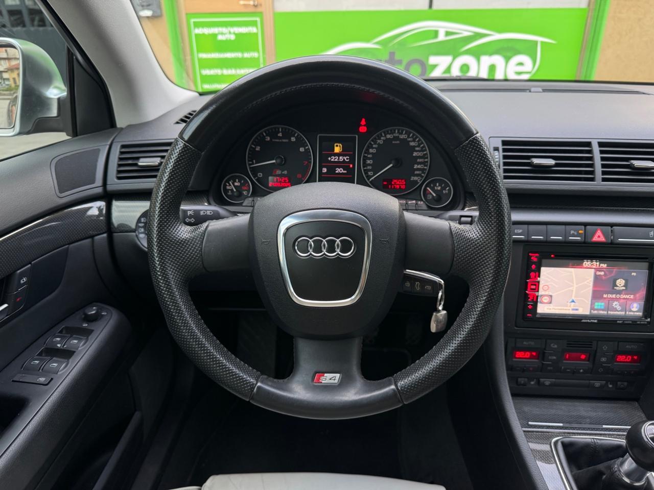 Audi A4 S4 4.2 V8 Avant quattro