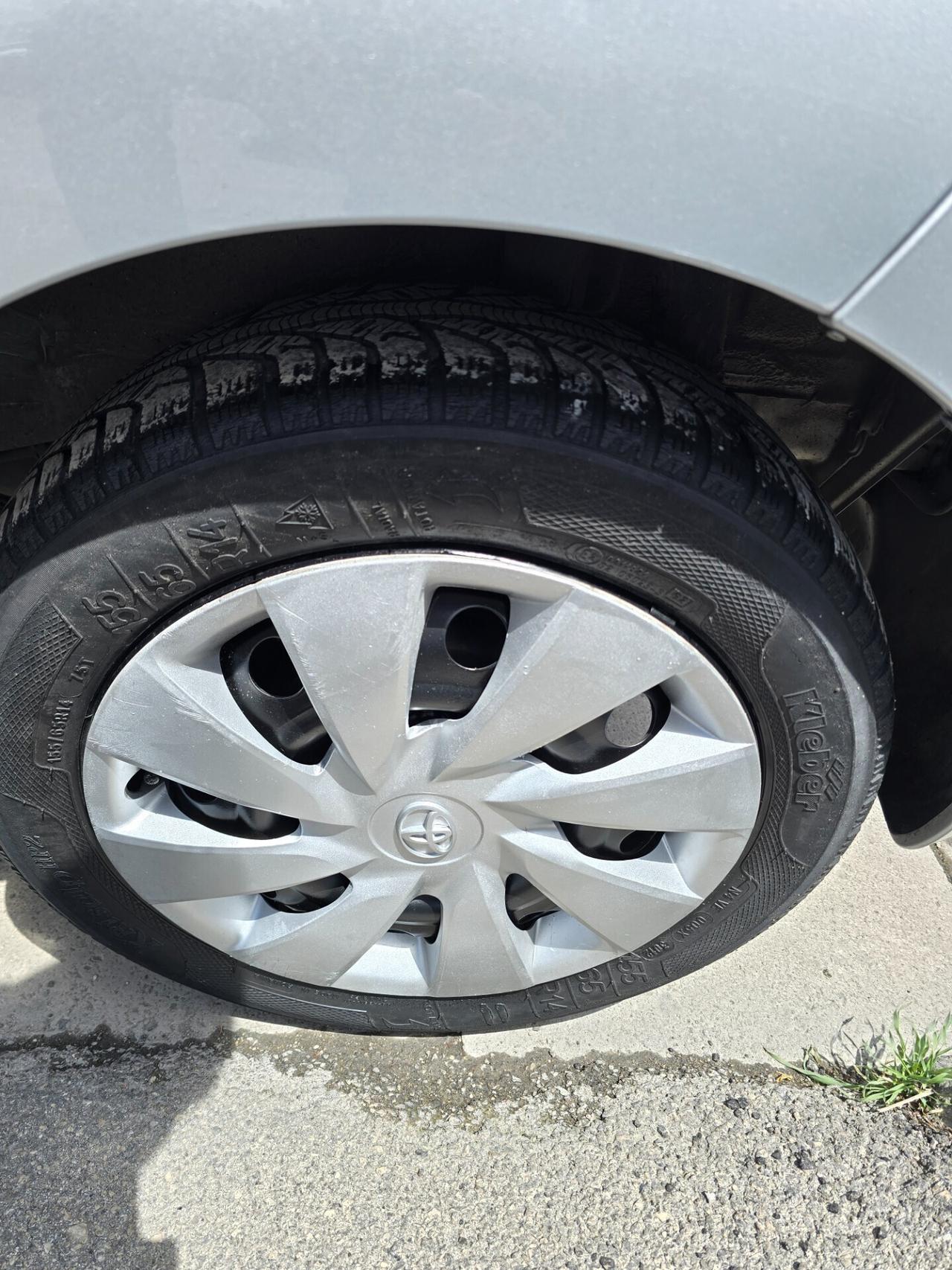 Toyota Aygo 1.0 12V VVT-i 5 porte Lounge Connect