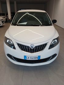Lancia Ypsilon 1.0 FireFly 5 porte S&S Hybrid Silver