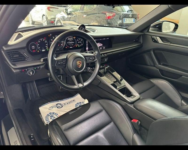 Porsche 911 (992) Carrera