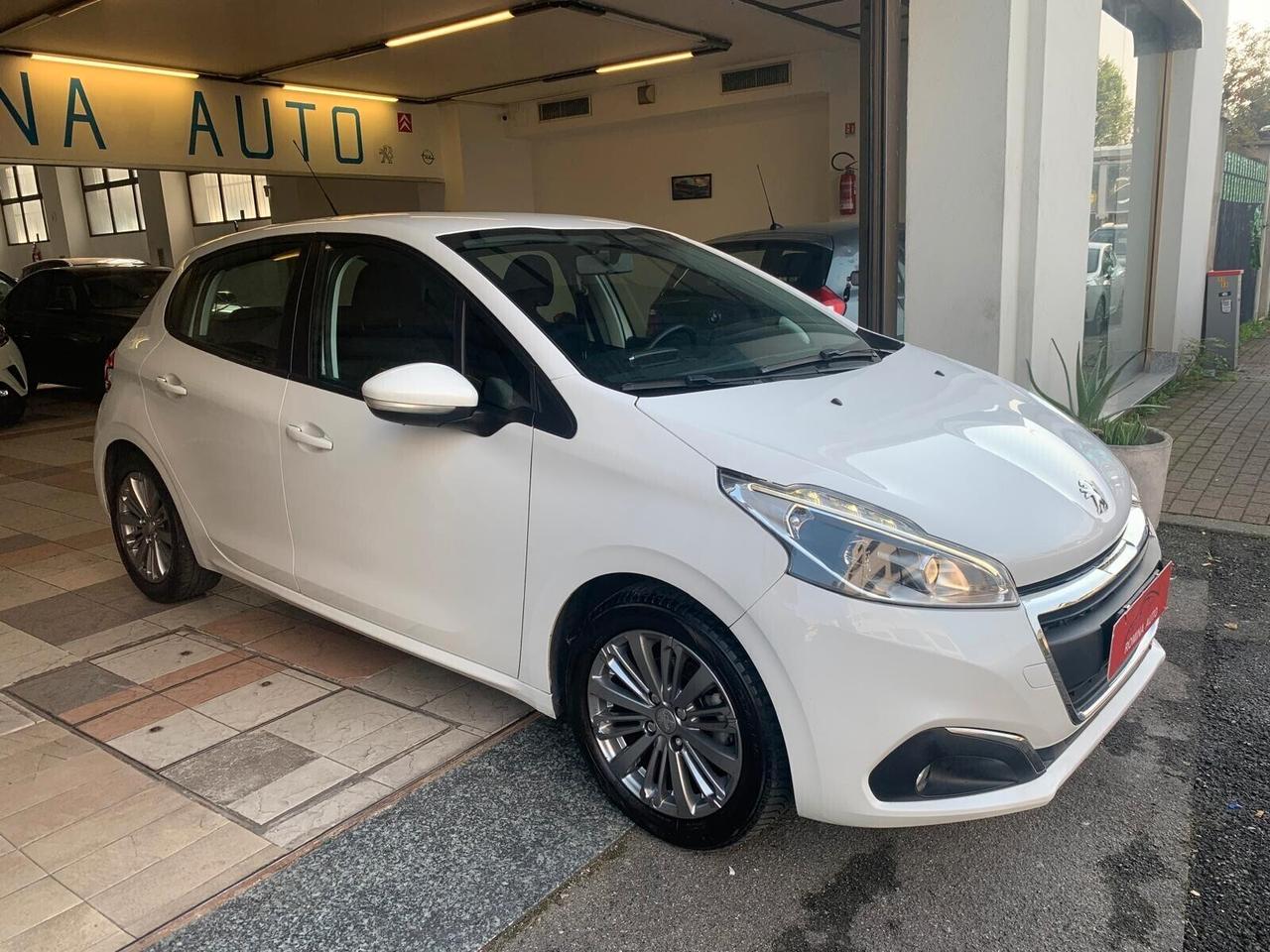 Peugeot 208 PureTech 82 5 porte Allure