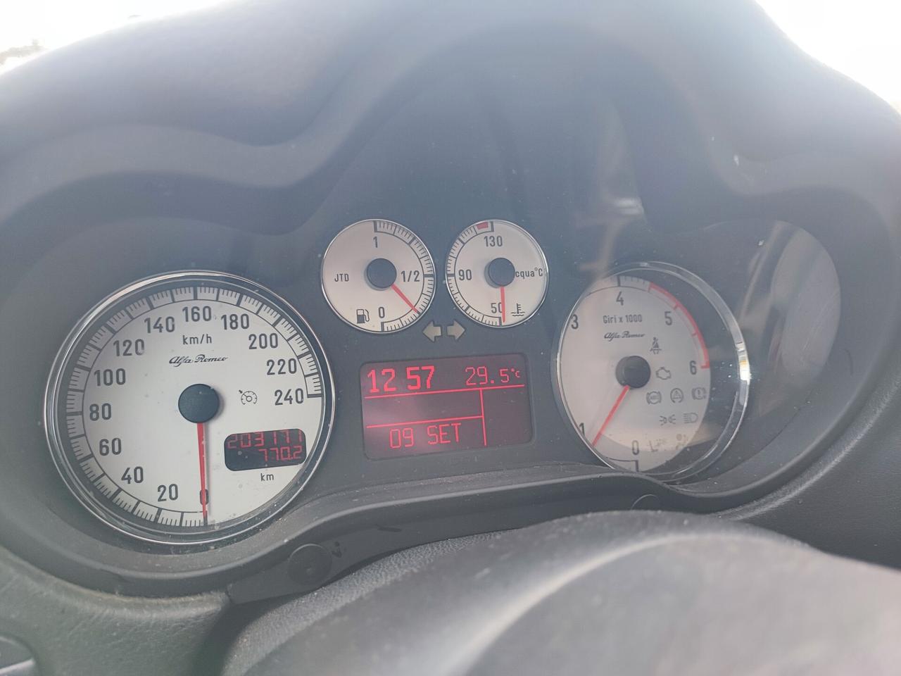 Alfa Romeo 147 1.9 JTD M-JET 150 CV 5 porte Dist.