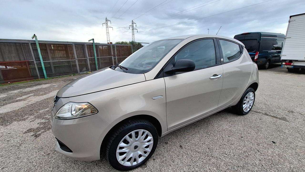Lancia Ypsilon 0.9 TwinAir 85 CV 5 porte Metano Ecochic Gold