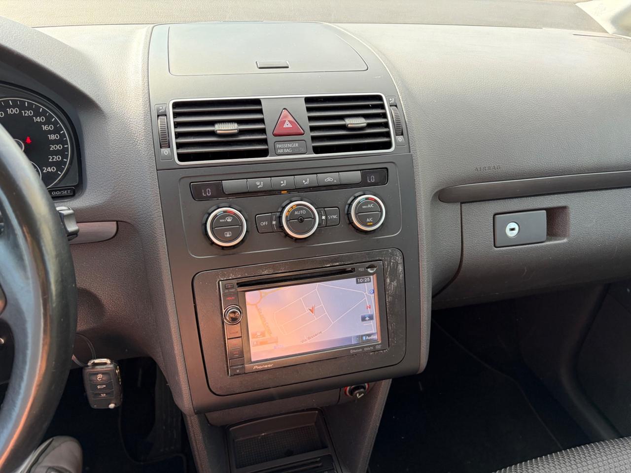 Volkswagen Touran 1.6 TDI 2014 7 posti