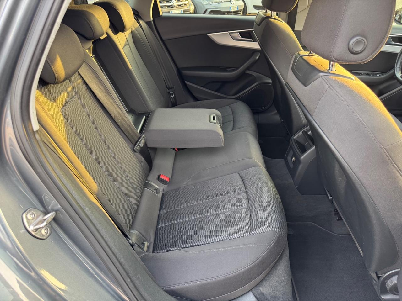 Audi A4 Avant 2.0 TDI 122 CV S tronic Sport Neopatentati