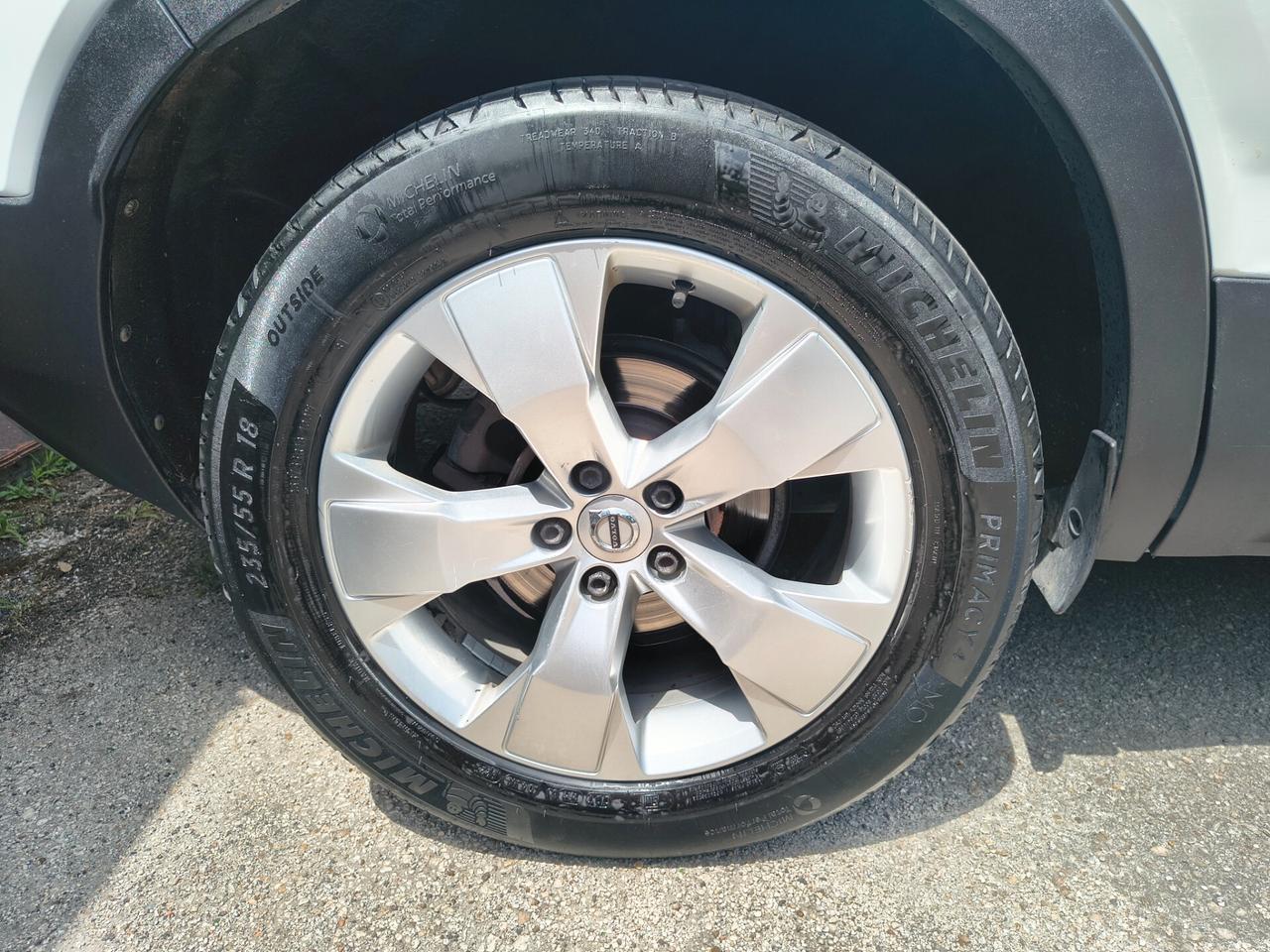 VOLVO XC40 D3 MOMENTUM "MAI VISTA UNA SIMILE"