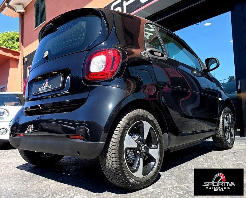 smart fortwo TOTAL BLACK UNIPRIO PARI AL NUOVO! EQ