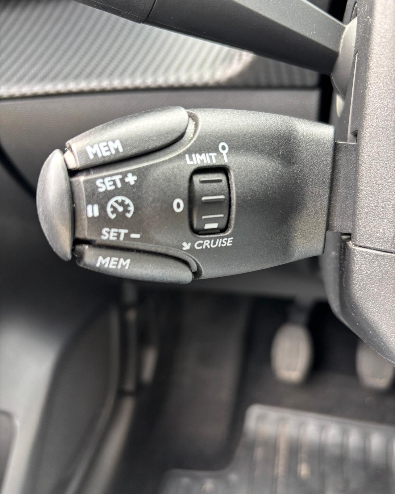 Peugeot 208 1.2 100HP Start&Stop 5 porte Allure