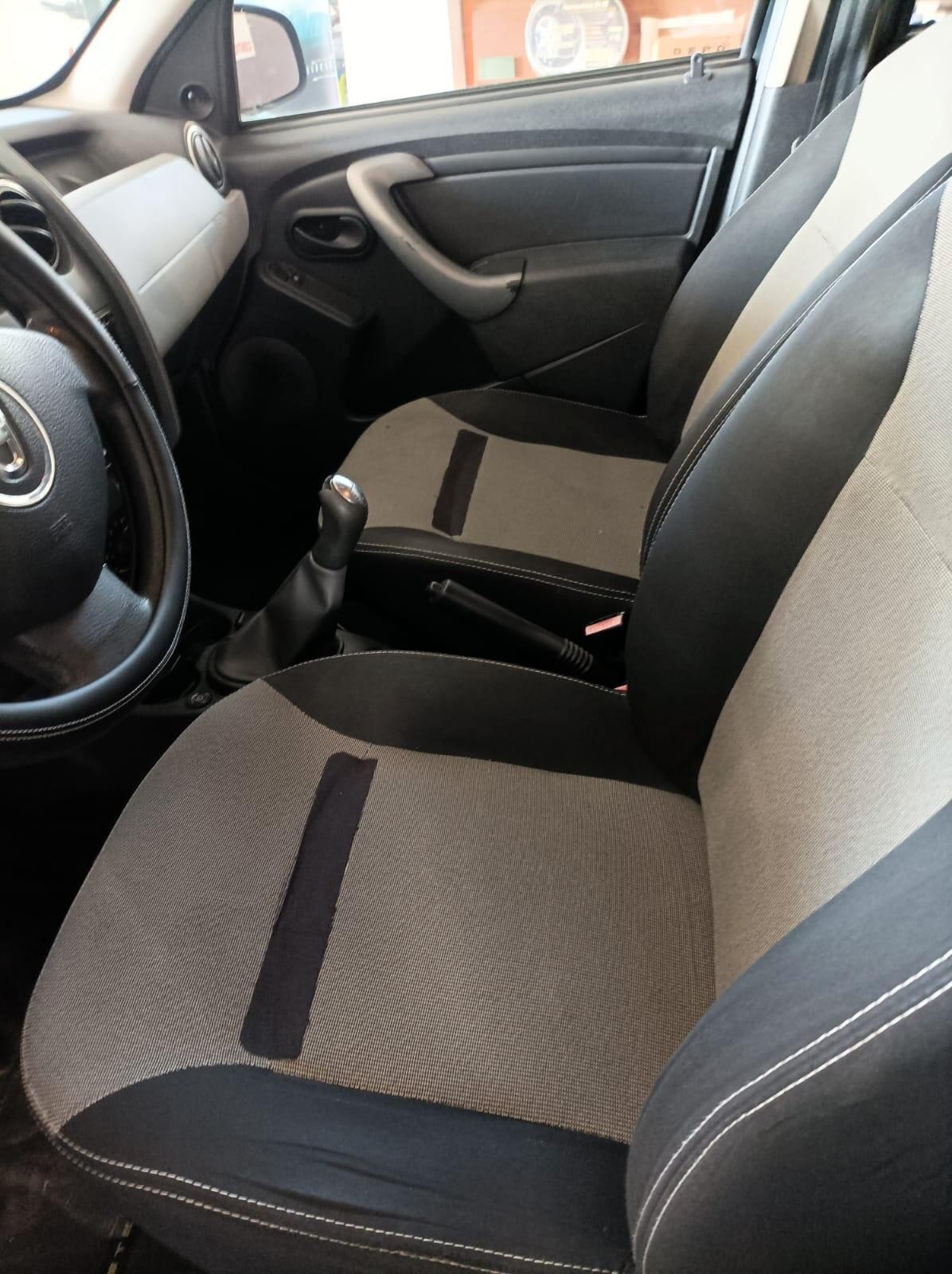 Dacia Duster 1.6 -4x2 GPL Lauréate Distr nuova!!!