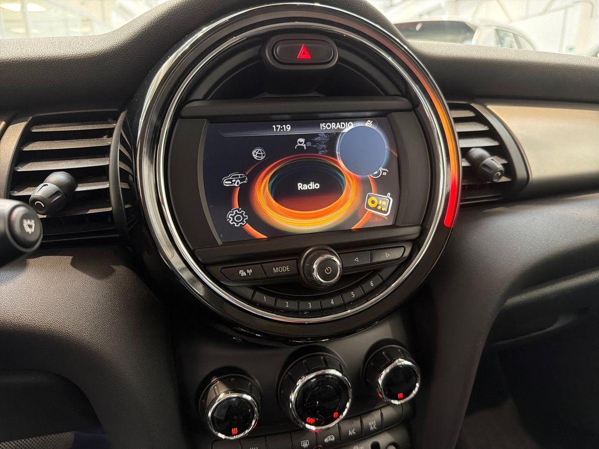 MINI Mini IV F55-F56 2014 - Mini 1.5 Cooper D 3p auto
