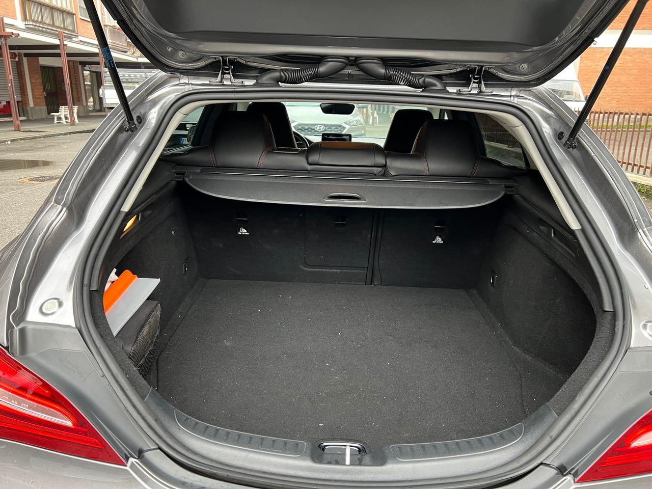 Mercedes-Benz CLA 200 D Premium