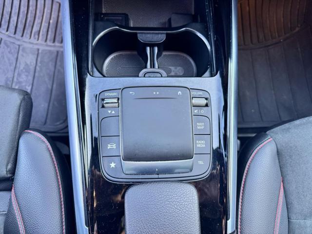 MERCEDES-BENZ GLA 180 d Automatic Premium Plus pacchetto AMG full LED
