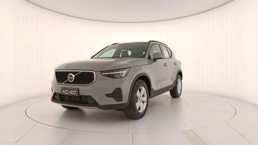 VOLVO XC40 Essential T2 AUT