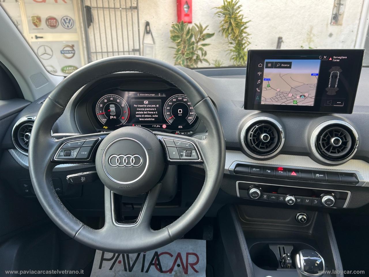 AUDI Q2 35 TFSI S tronic Identity Black