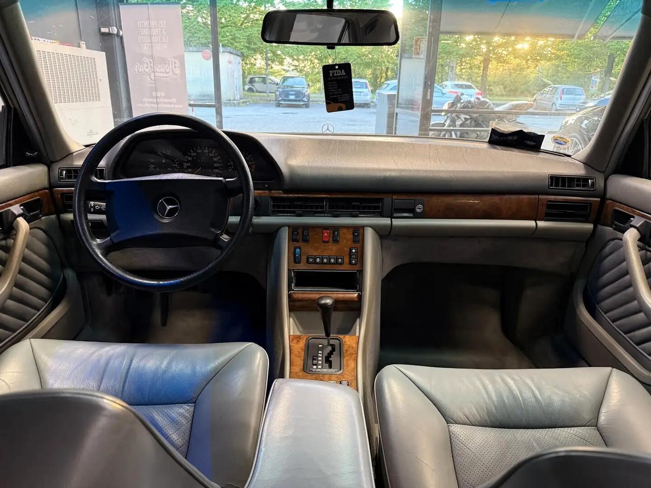 Mercedes-benz S-Series 300 SE cat