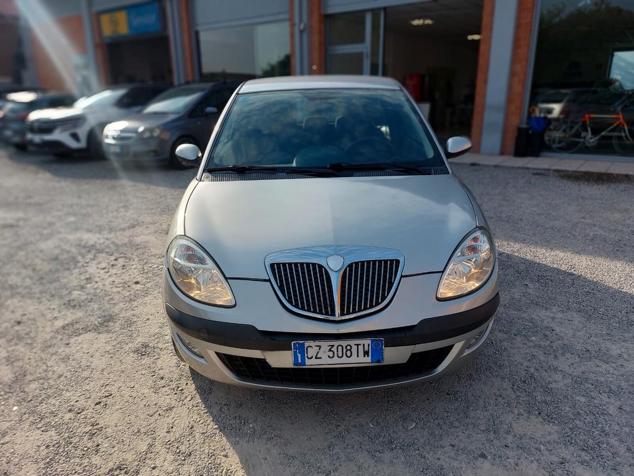 Lancia Ypsilon 1.2 16V UNICO PROPRIETARIO OK NEOPATENTATI