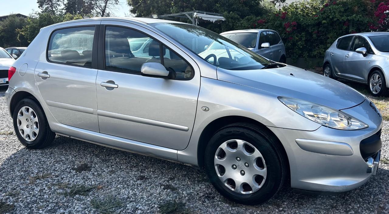 Peugeot 307 1.6 16V HDi 90CV 5p. XT