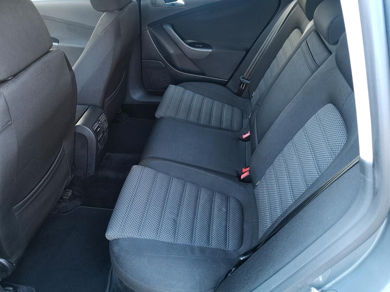 Volkswagen Passat 2.0 16V TDI Var. Sportline