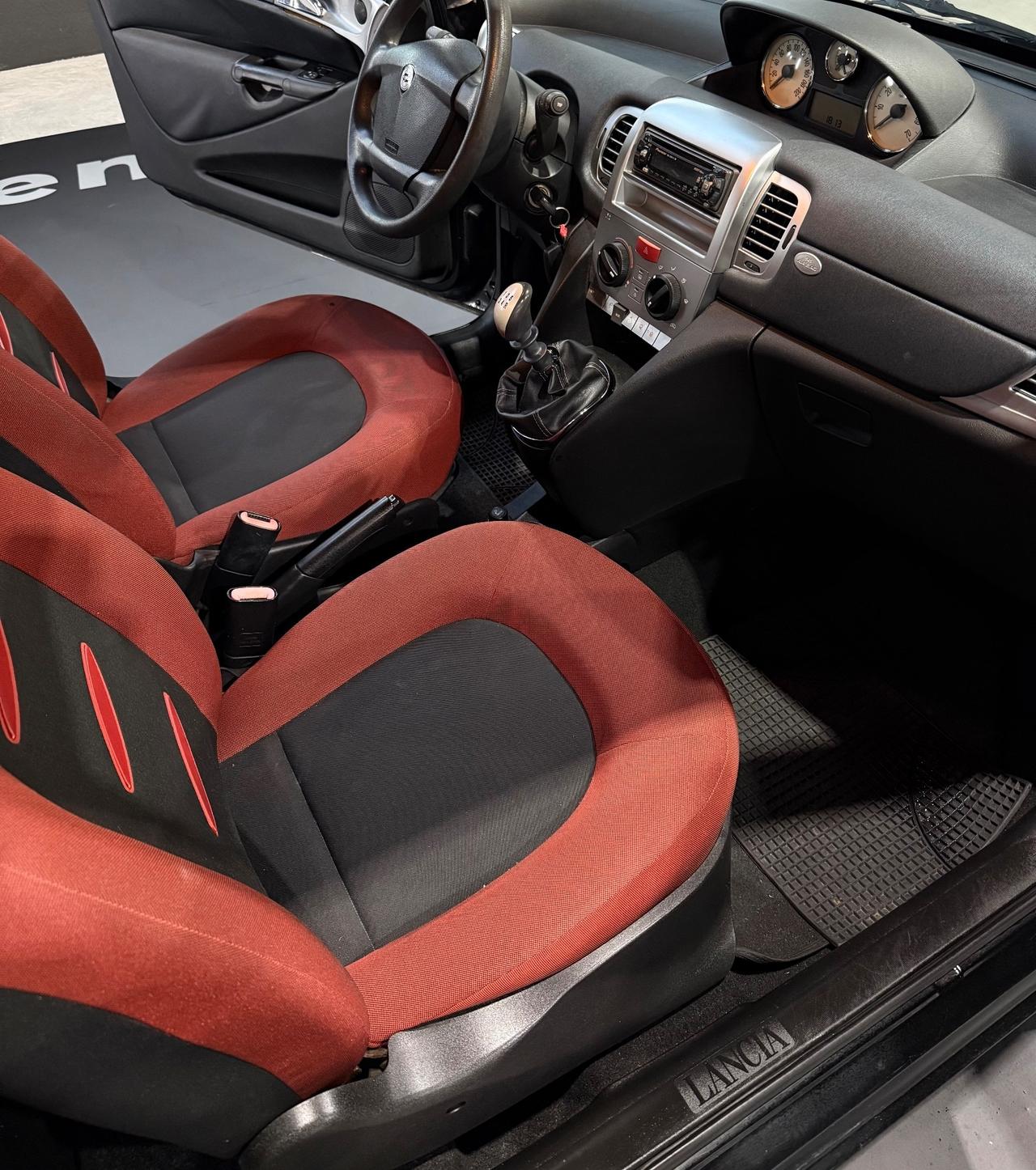 Lancia Ypsilon 1.2 Argento