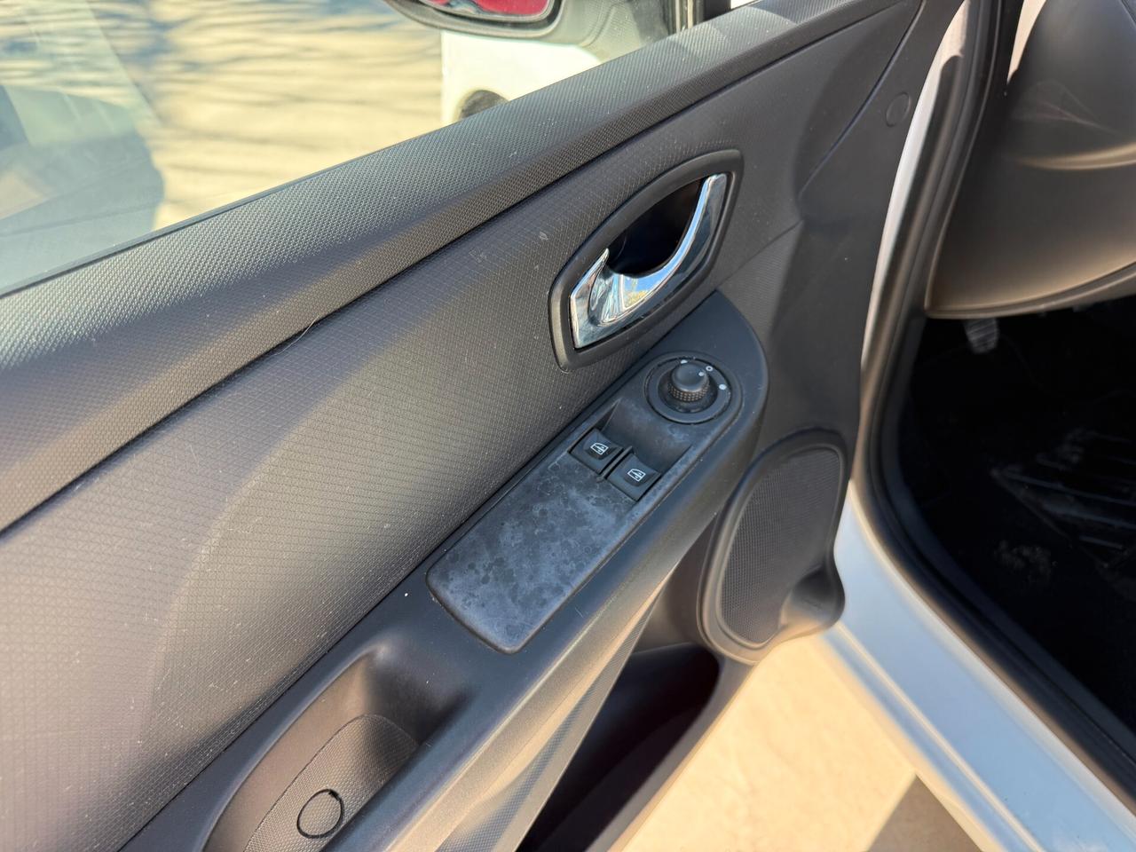 RENAULT CLIO ANNO 2014 1.2 BENZINA 75 CV