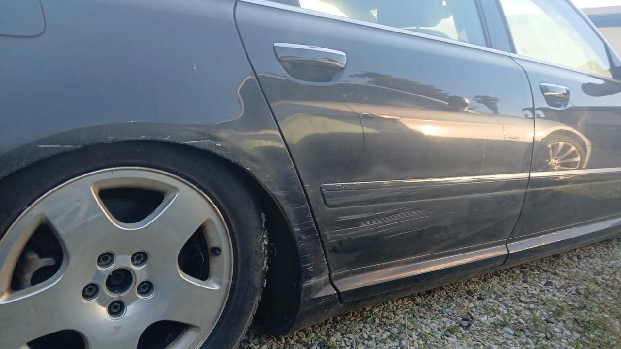Audi A8 4.2 V8 FSI quattro tiptronic