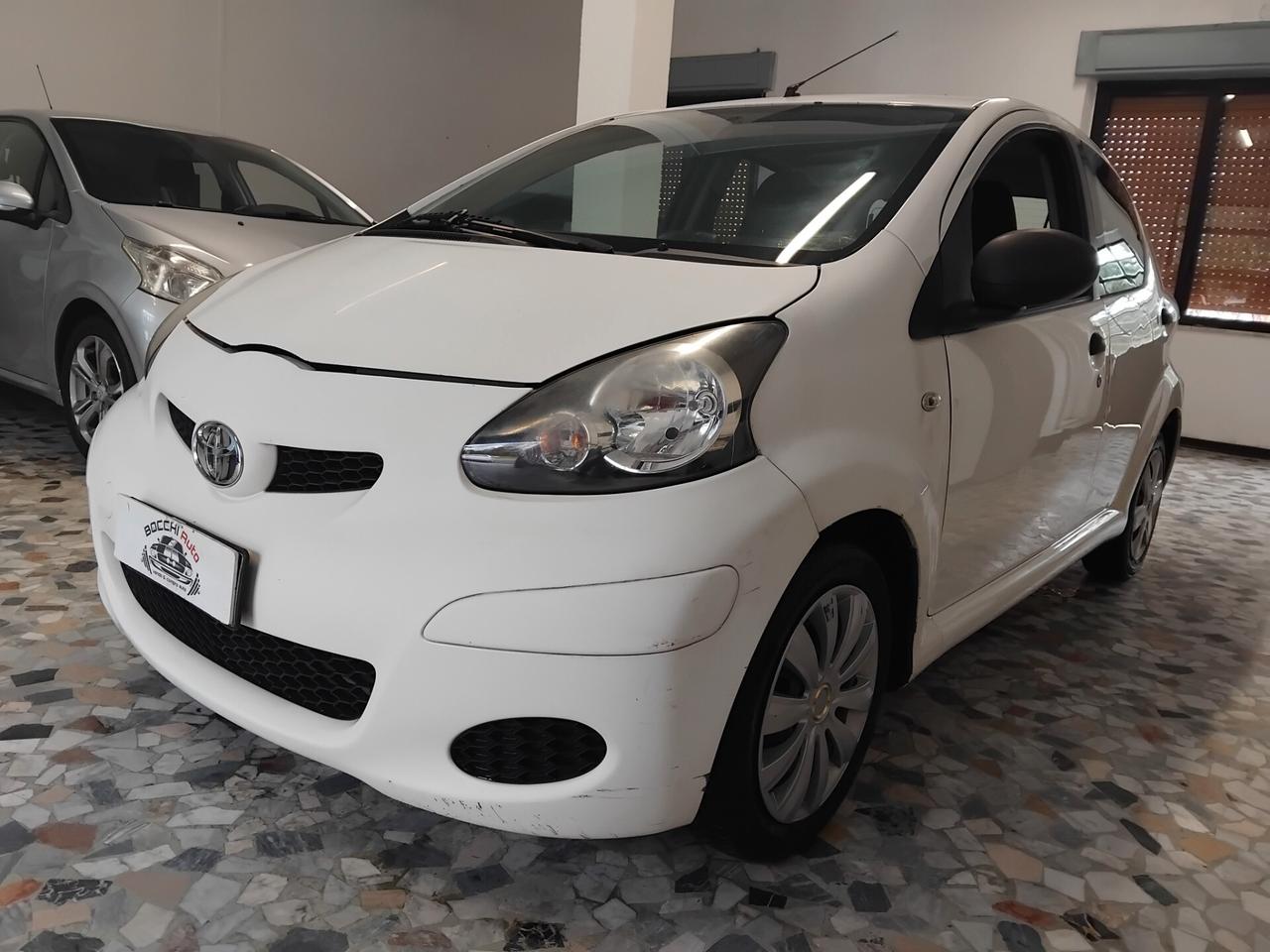 Toyota Aygo 1.0 12V VVT-i 5 porte Deep Ocean Connect