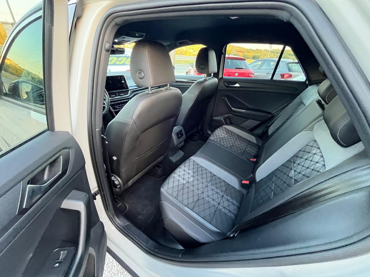 Volkswagen T-Roc 2.0 TDI SCR R-Line