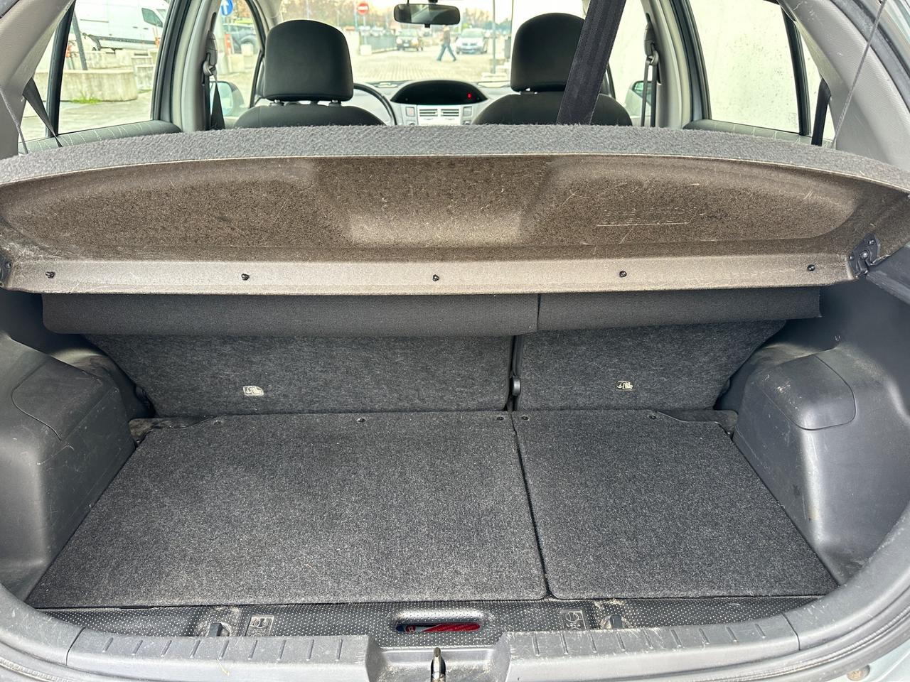 Toyota Yaris 1.0 5 porte Sol