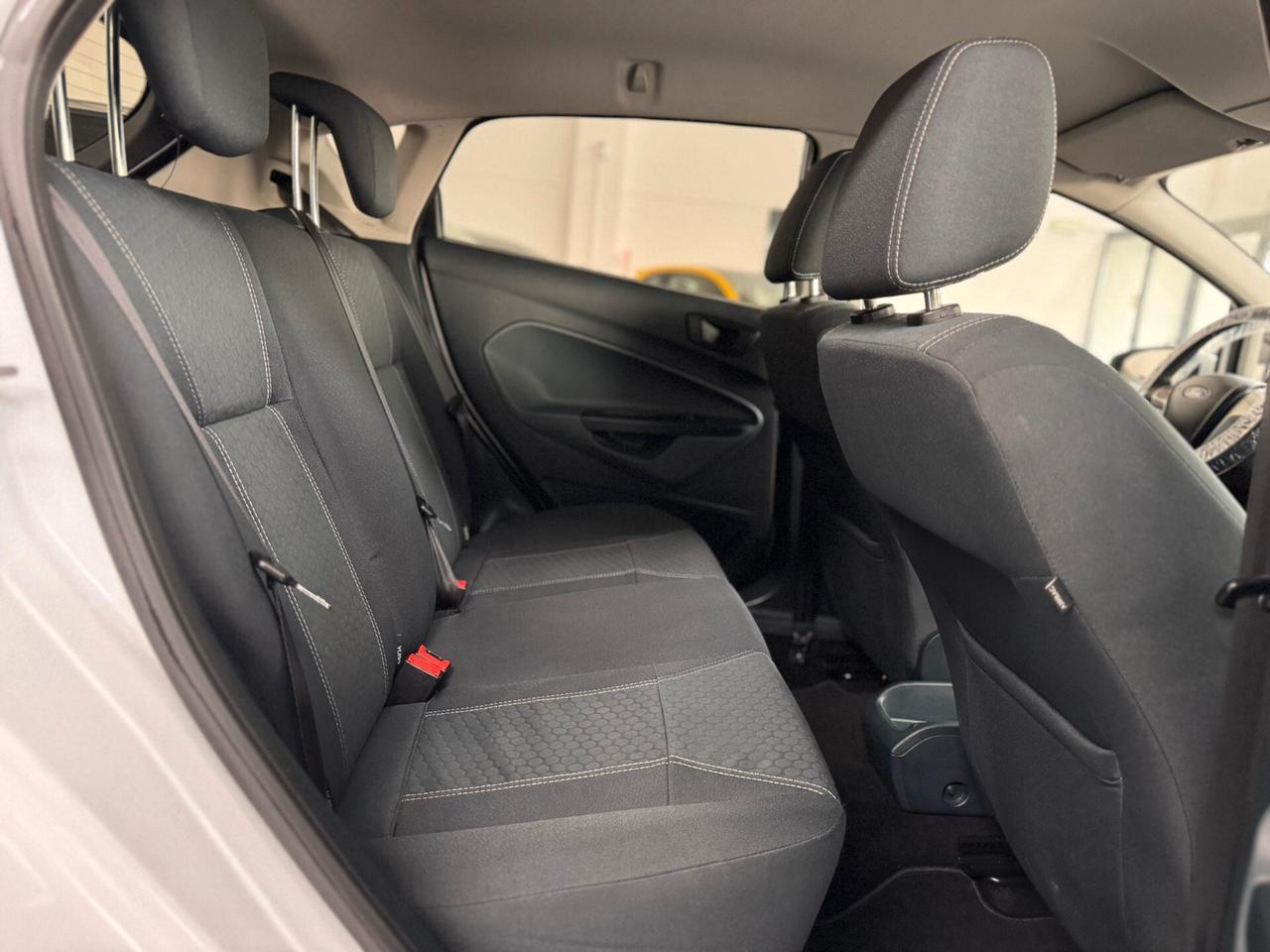 Ford Fiesta 1.4 TDCi 68CV 5 porte Titanium