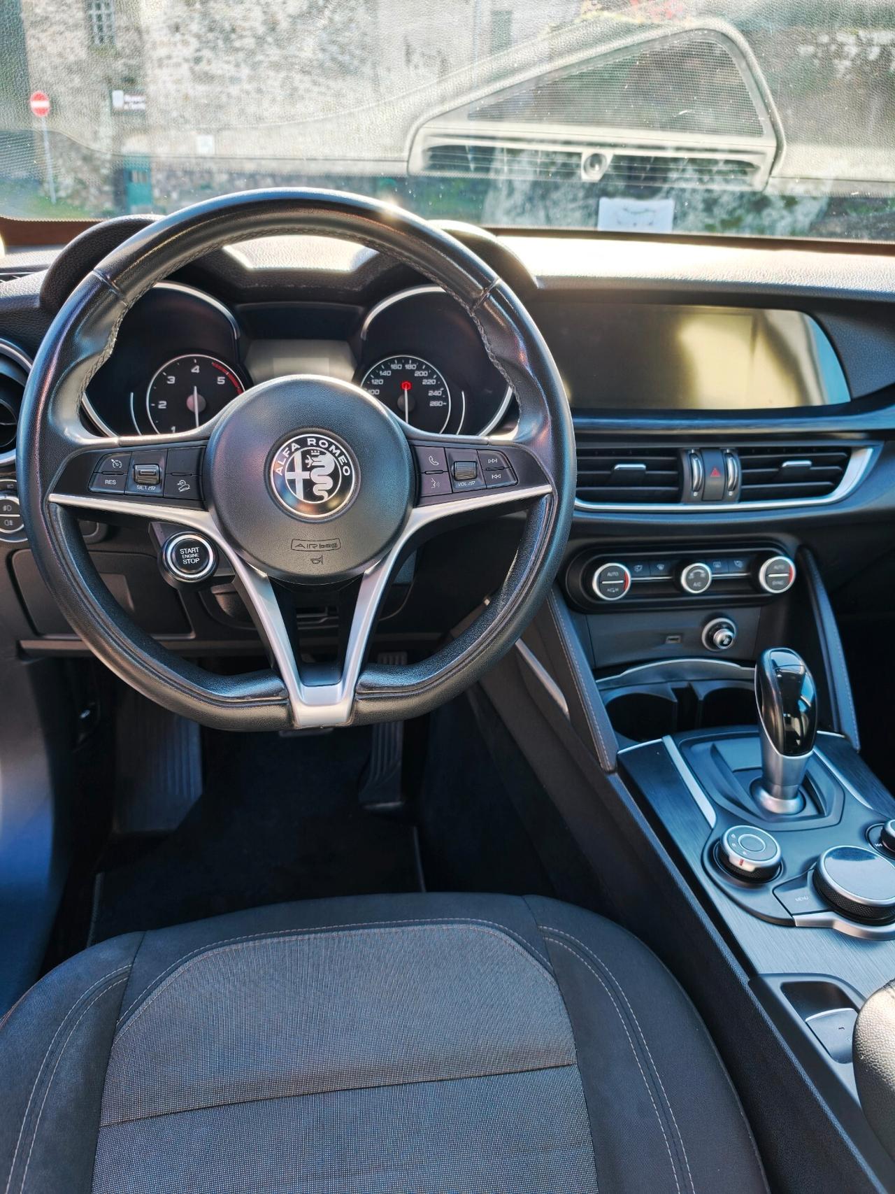 Alfa Romeo Stelvio 2.2 180 CV AT8 Business