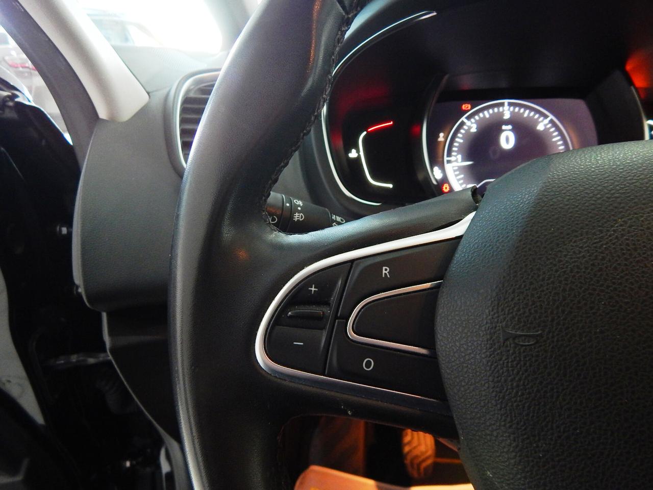 Renault Scenic 1.7 blue dci Business 120cv NAVIGATORE-PARK