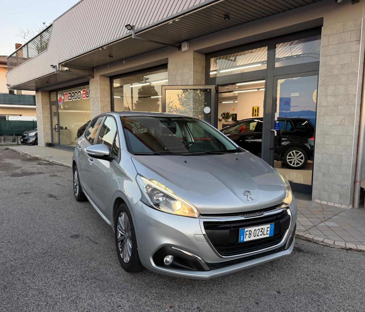 Peugeot 208 1.2 Benzina Neopatentati