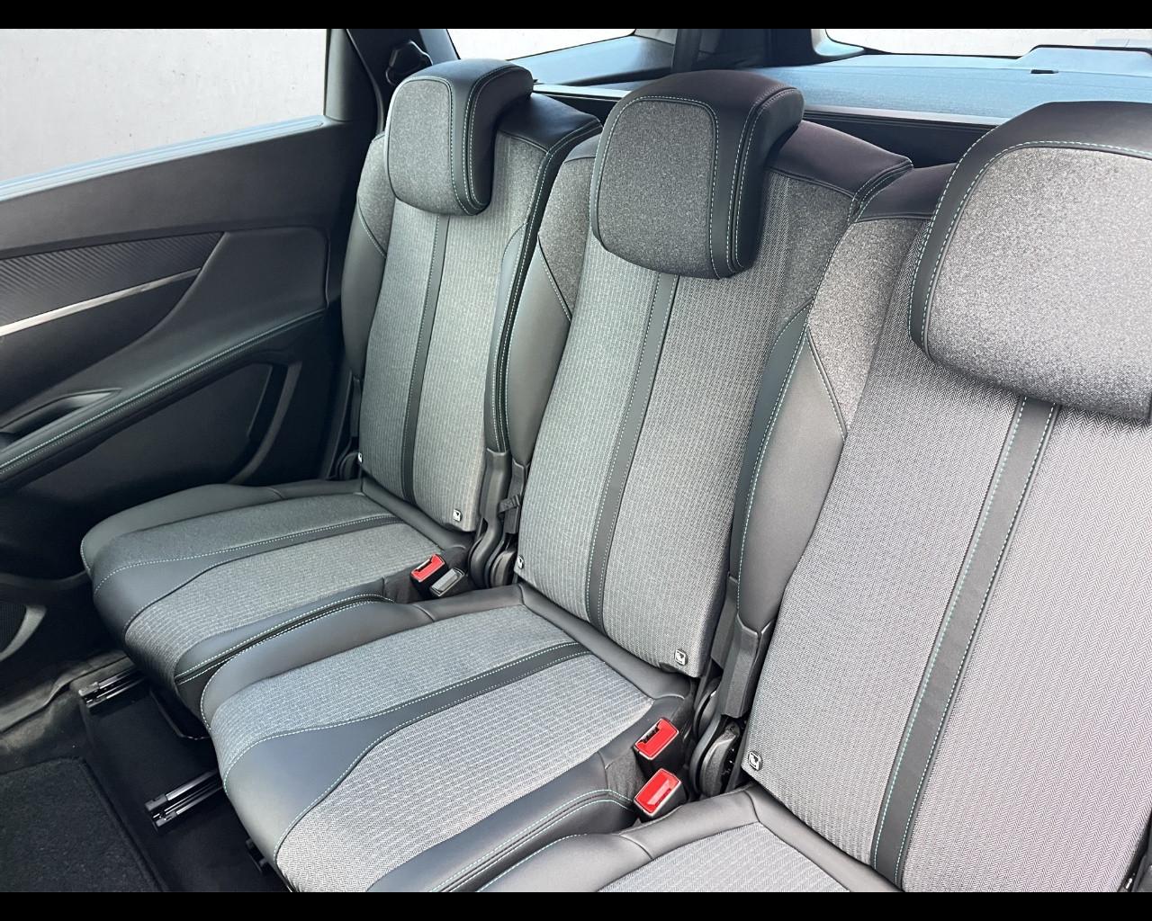 PEUGEOT 5008 BlueHDi 130 S&S EAT8 ALLURE PACK