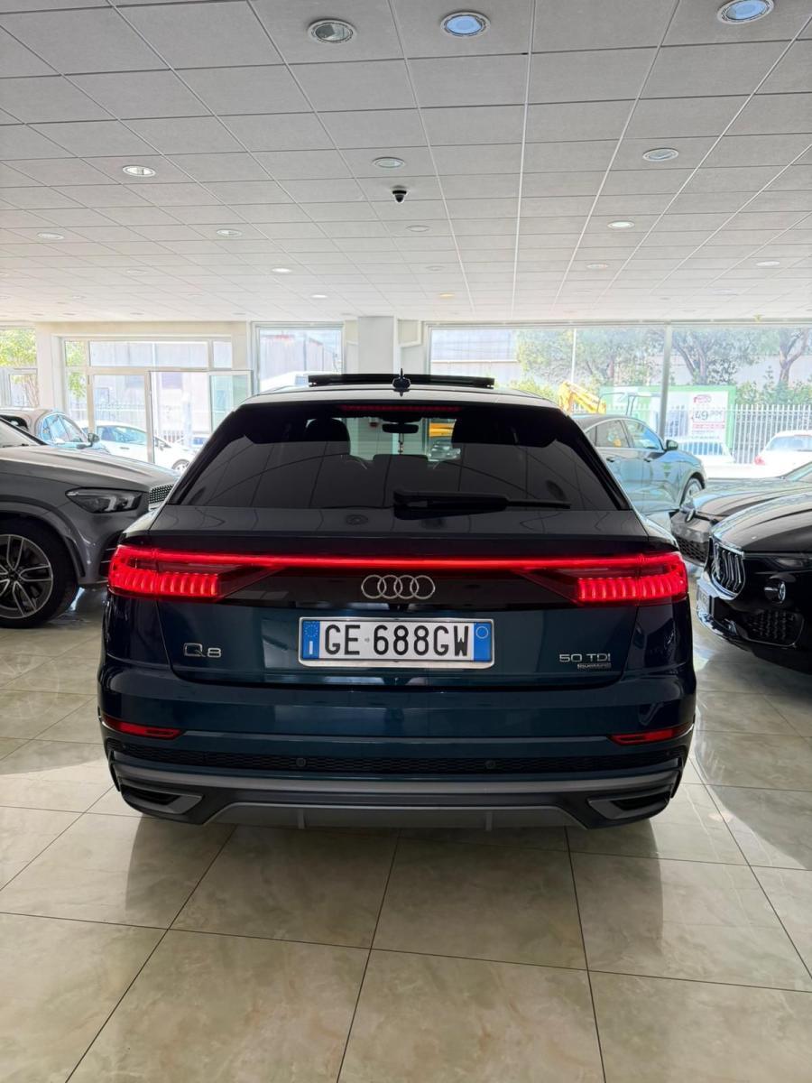 AUDI - Q8 - 50 TDI 286 CV quattro tiptronic Sport