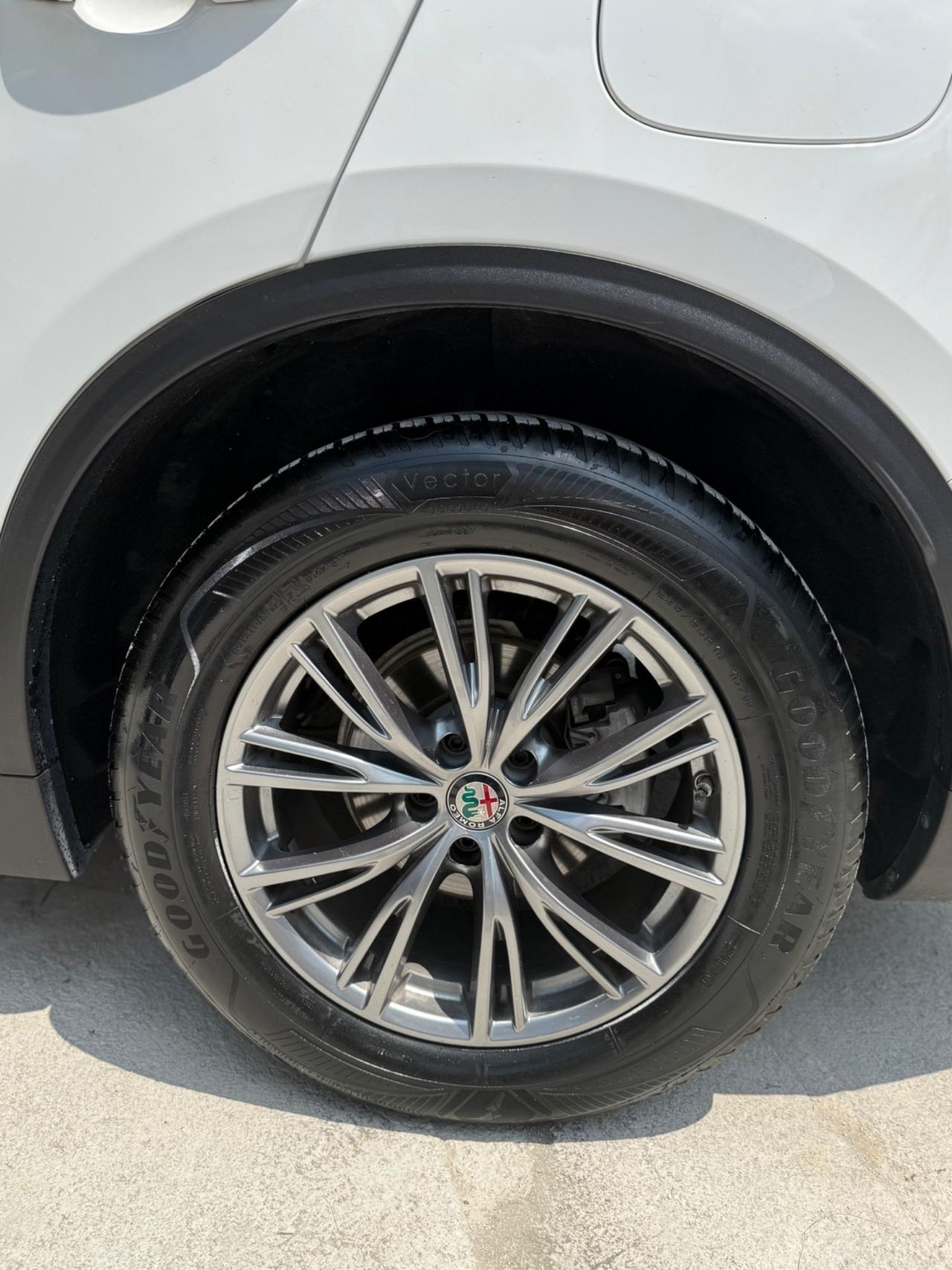 Alfa Romeo Stelvio 2.2 Turbodiesel 210 CV AT8 Q4 Business