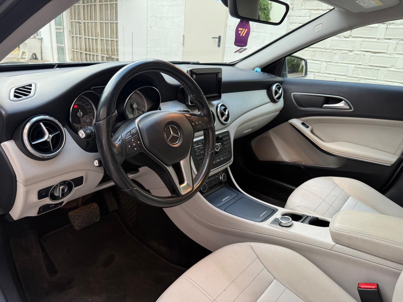 Mercedes-benz GLA 200 GLA 200 CDI Automatic Sport