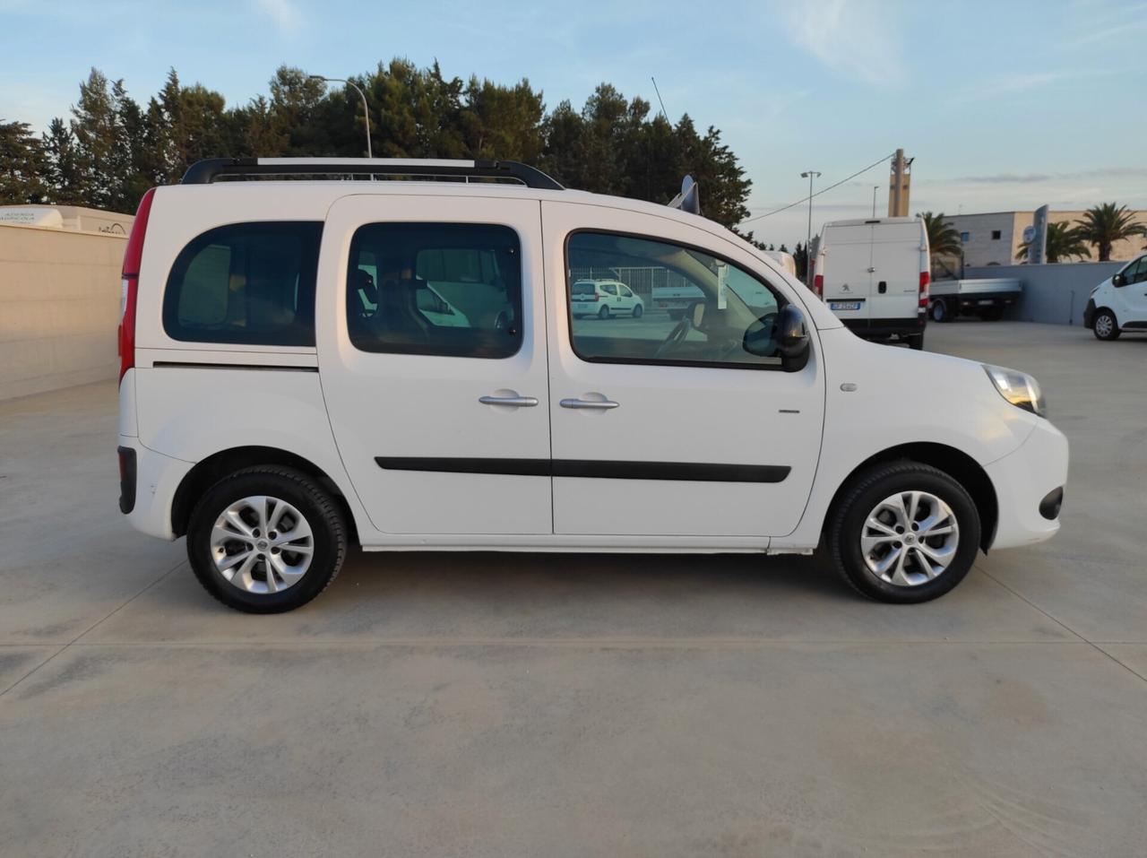 Renault Kangoo 1.5 dCi - 90cv 5 posti AUTOCARRO