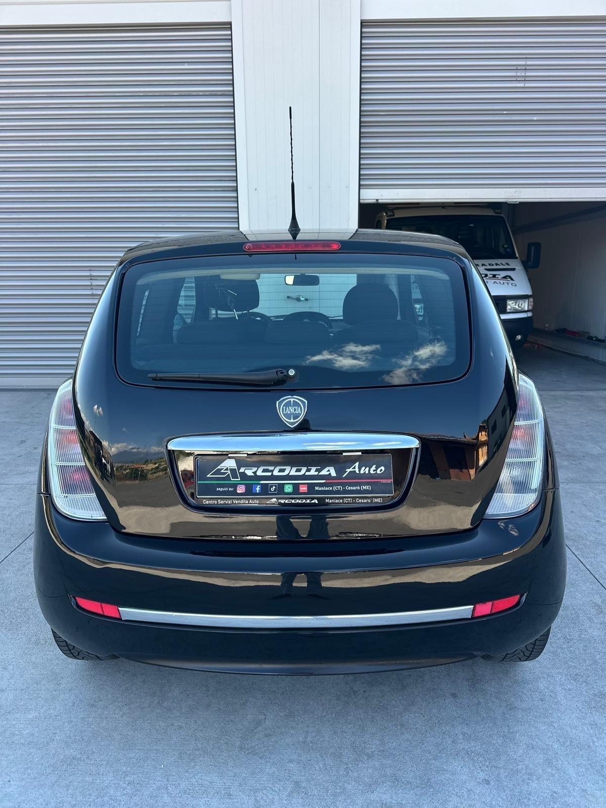 Lancia Ypsilon 1.2 Versus