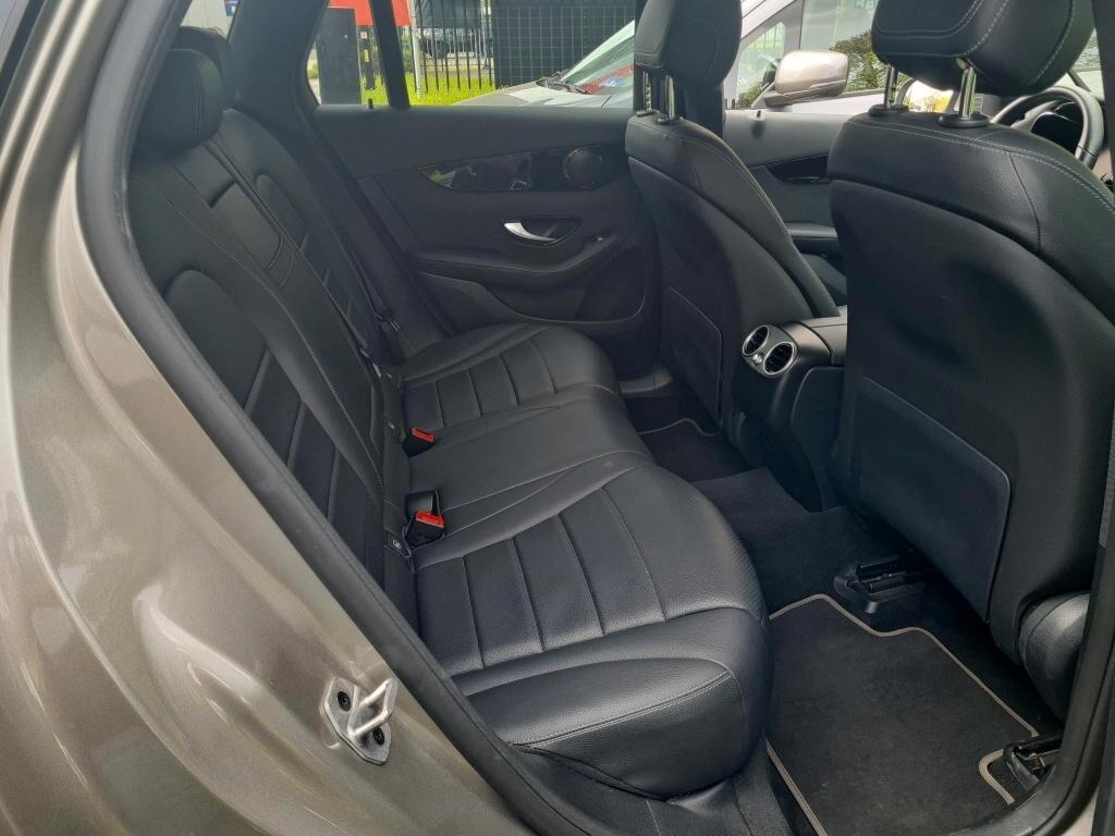 MERCEDES-BENZ GLC 200D 4MATIC 163CV AUTOMATIC BUSINESS SOLUTION ( FARI LED - PELLE - COCKPIT - NAVI - PDC - CERCHI 18 )