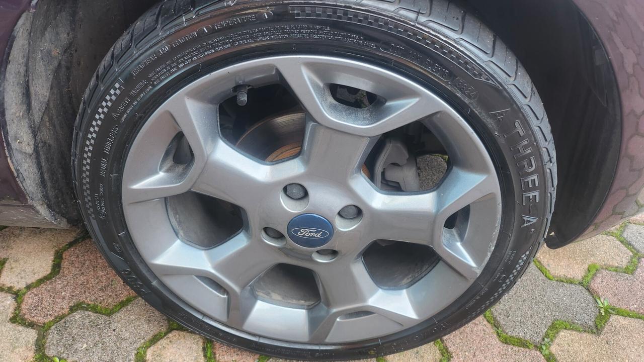 Ford Ka Ka+ 1.2 8V 69CV Titanium