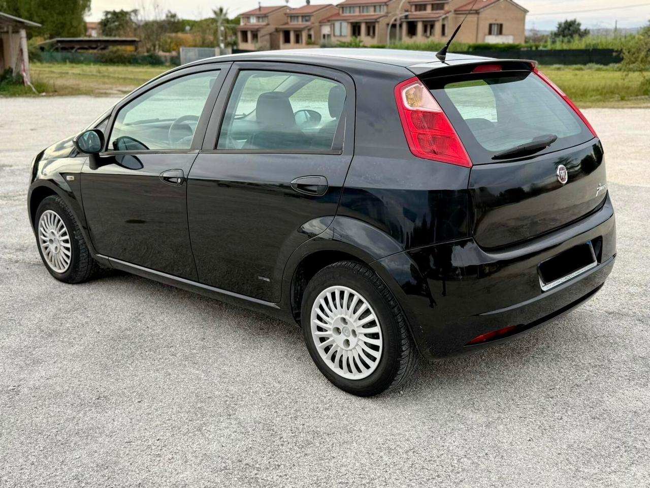Fiat grande punto 1.2 benzina 65cv NEOPATENTATI