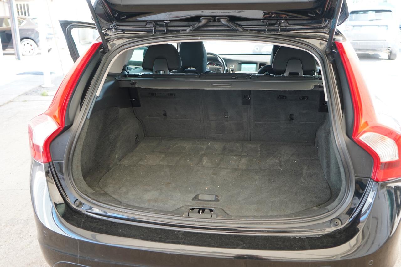 Volvo V60 D2 1.6 Powershift Kinetic