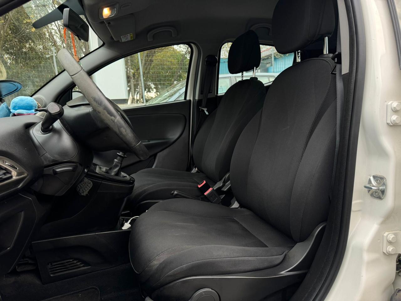 Lancia Ypsilon 1.2 69 CV 5 porte S&S Platinum