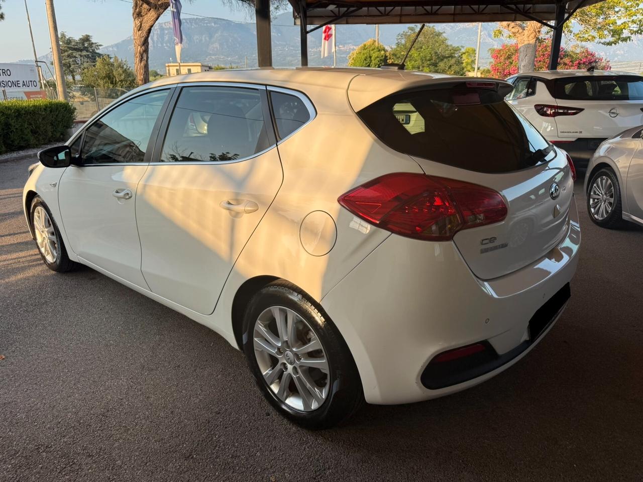 Kia Ceed cee'd 1.6 CRDi 128 CV 5 porte Stop&Go high tech