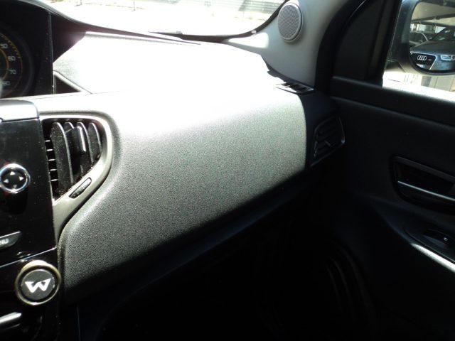 LANCIA Ypsilon 1.2 69 CV 5 porte S Momodesign