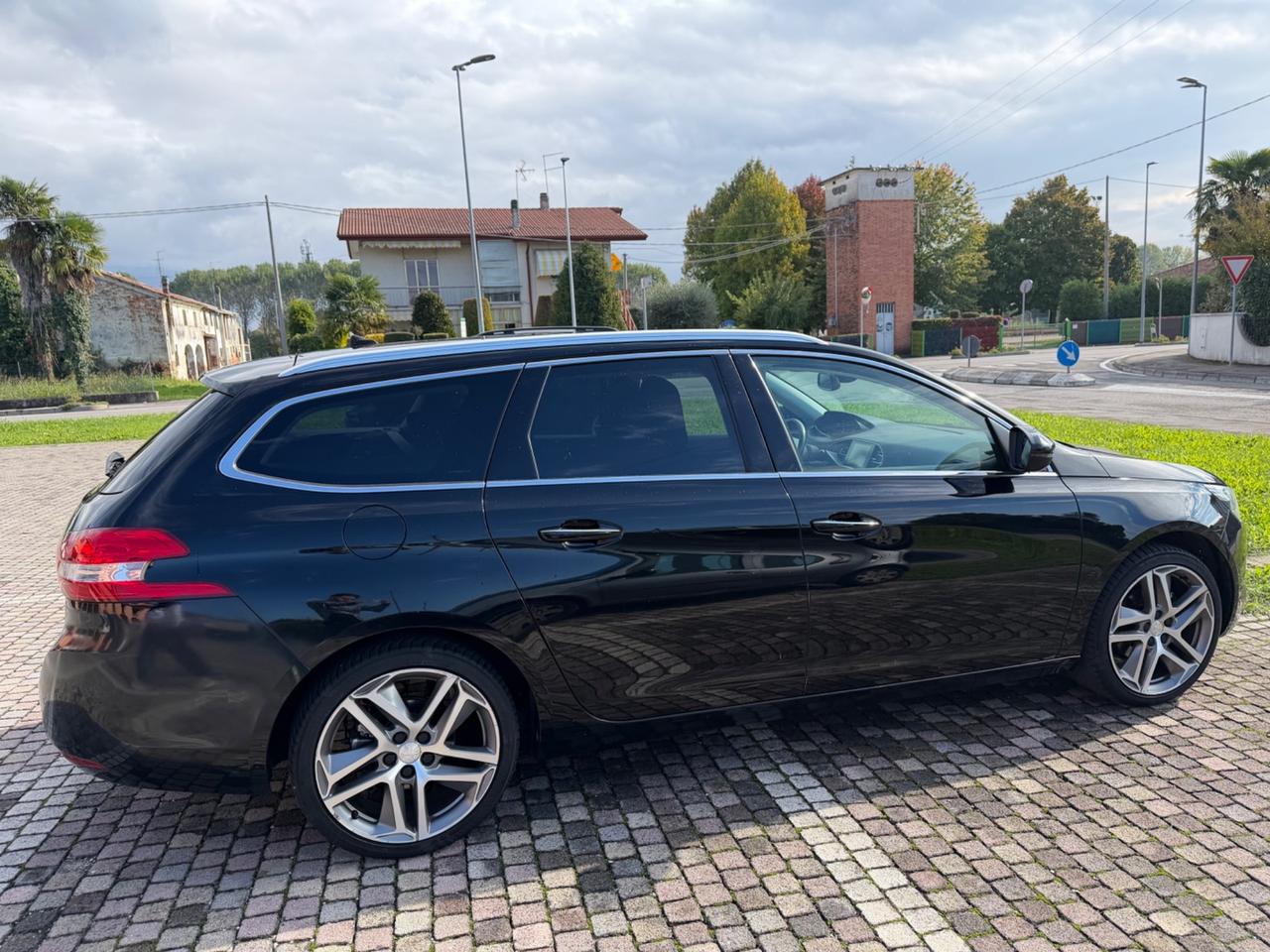 Peugeot 308 BlueHDi 120 S&S EAT6 SW GT Line