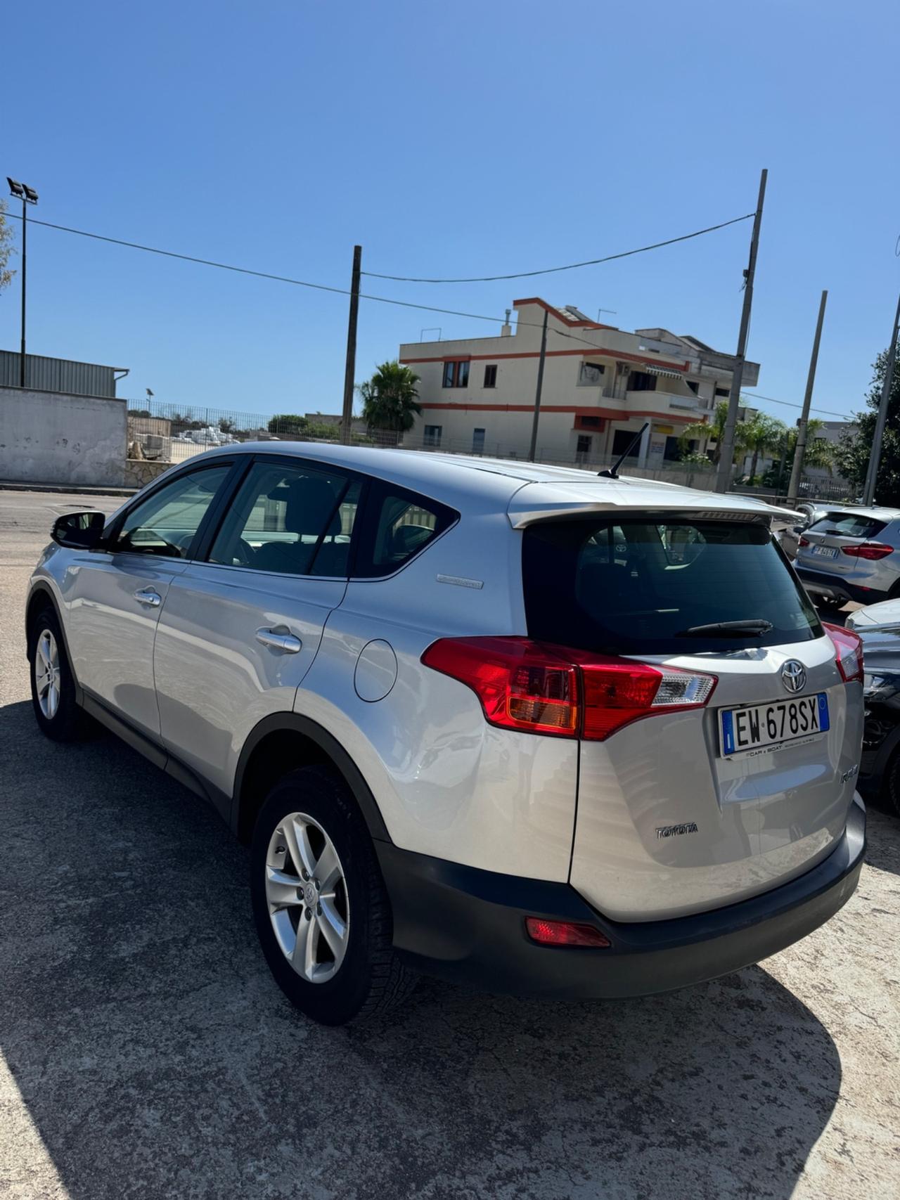 Toyota RAV 4 RAV4 2.0 D-4D 4WD Style White Ed.