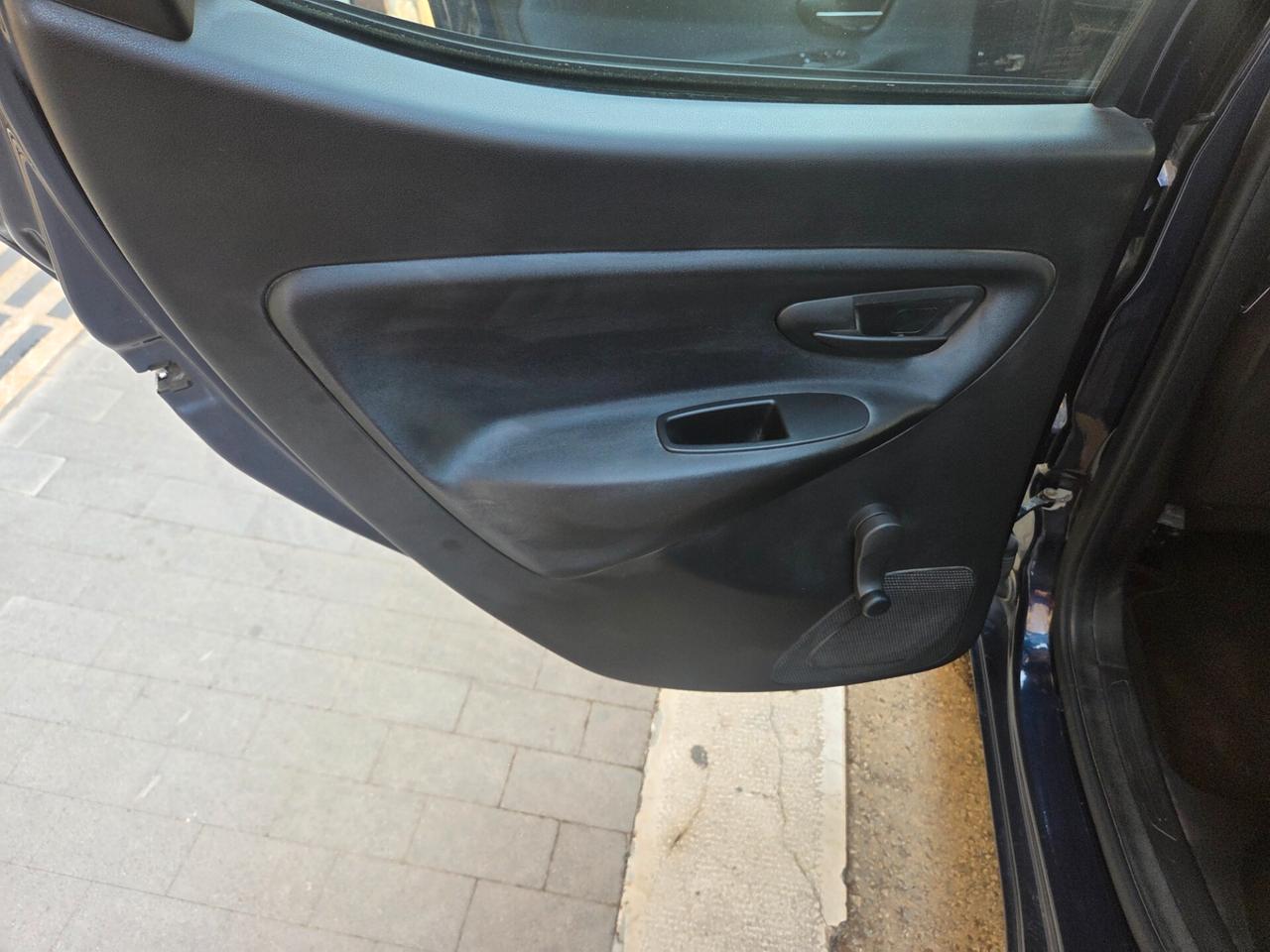 LANCIA YPSILON 1.2 BENZINA ANNO 2020 KM80000 CERT